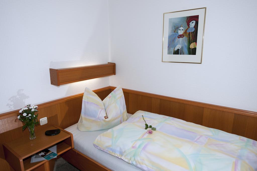 Pension Cafe Suzette Gotha Bagian luar foto