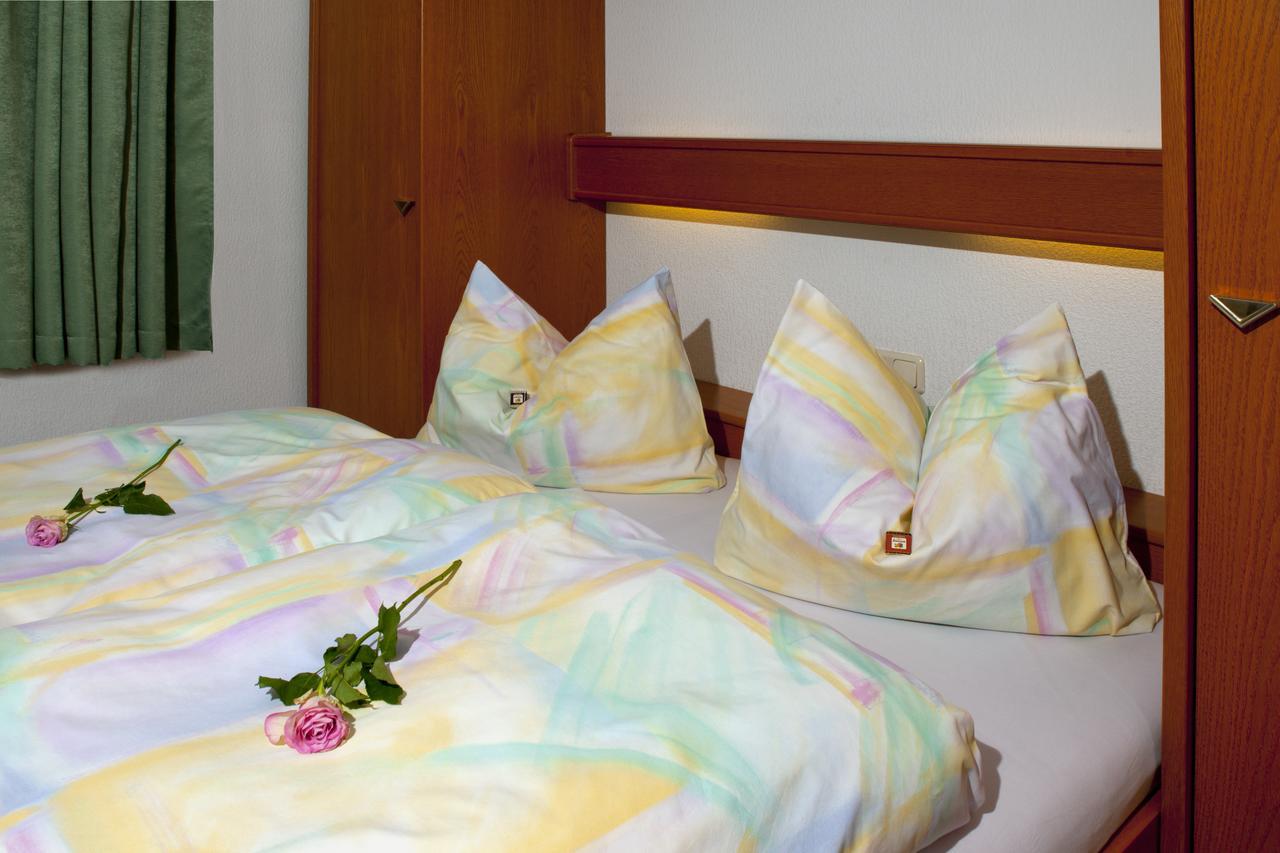 Pension Cafe Suzette Gotha Bagian luar foto
